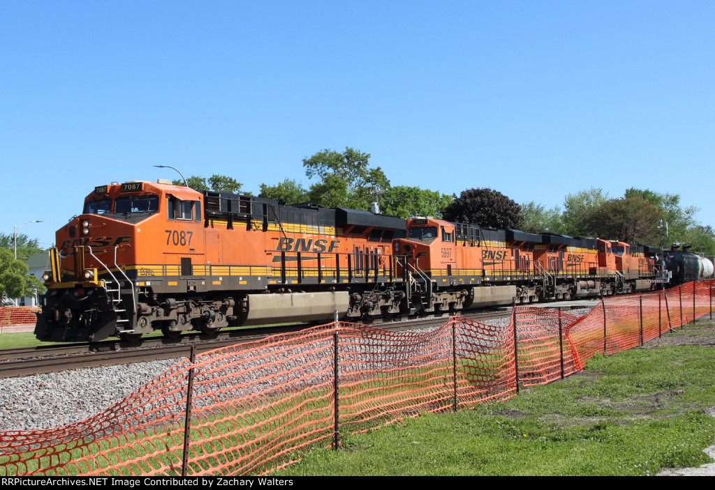 BNSF 7087